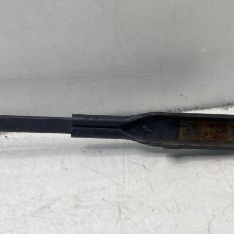 Bras essuie glace avant gauche MERCEDES CLASSE B 245 Photo n°3