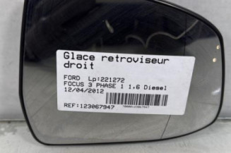 Glace retroviseur droit FORD FOCUS 3 Photo n°1