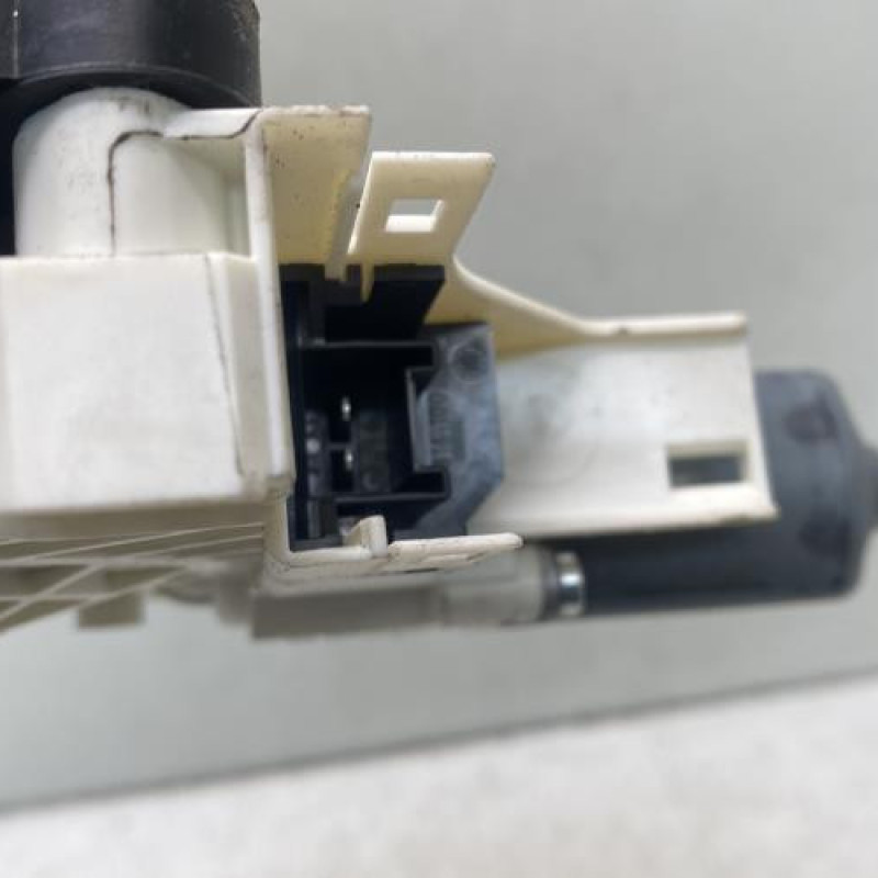 Leve vitre electrique arriere gauche AUDI A4 3 Photo n°6