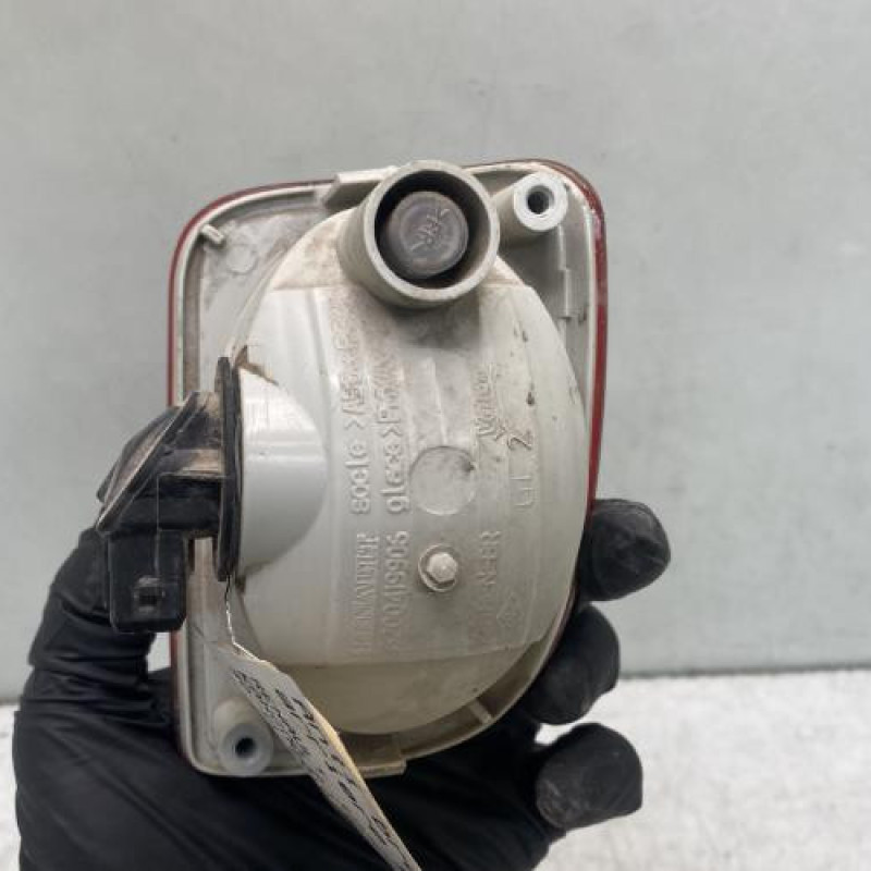 Anti brouillard arriere gauche RENAULT KANGOO 2 Photo n°2