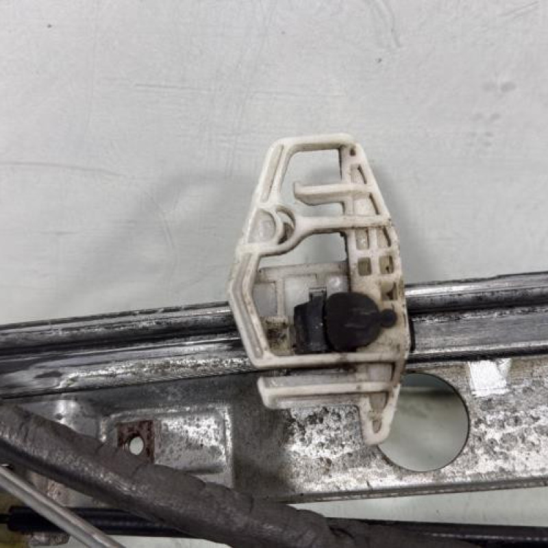 Leve vitre electrique avant gauche RENAULT MEGANE 2 Photo n°4