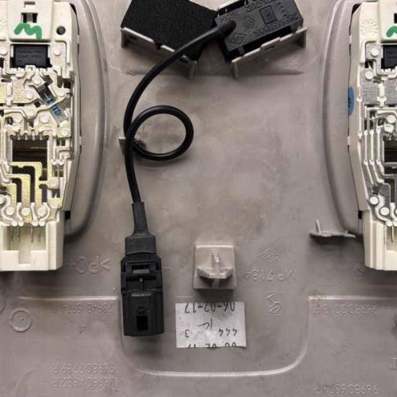 Eclairage de plafonnier RENAULT MEGANE 4 Photo n°3