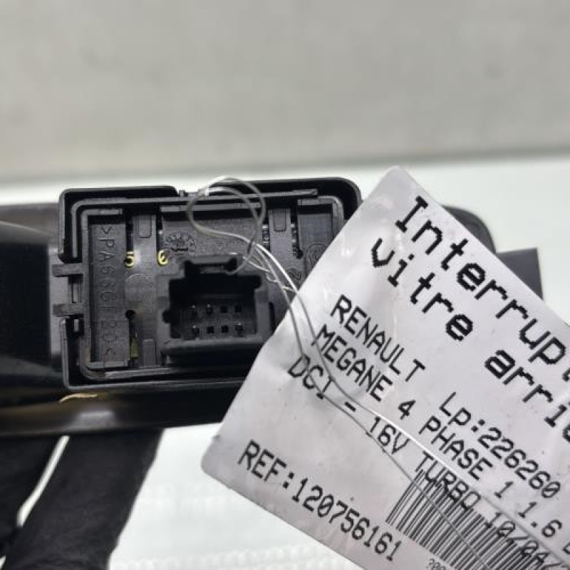 Interrupteur de leve vitre arriere droit RENAULT MEGANE 4 Photo n°3