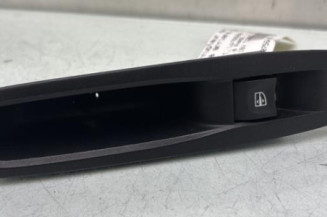 Interrupteur de leve vitre arriere gauche RENAULT MEGANE 4 Photo n°1