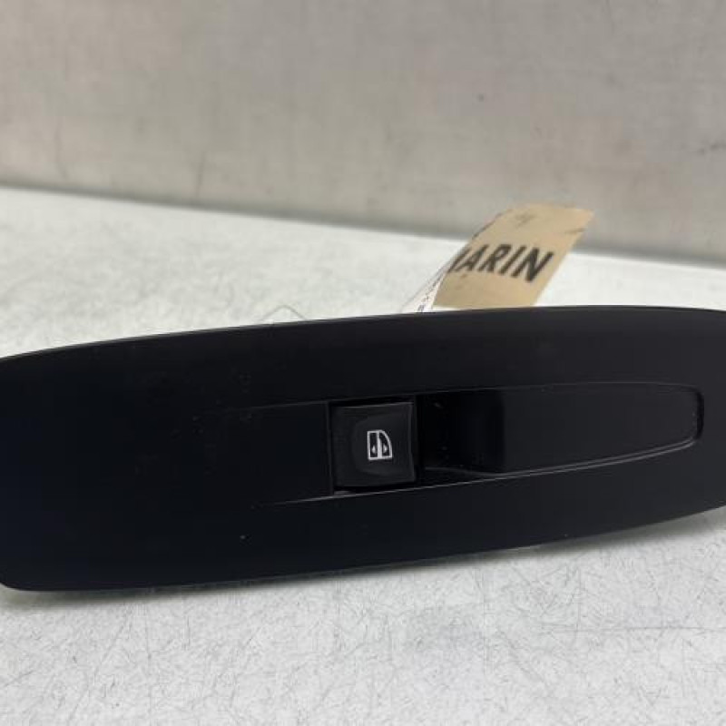 Interrupteur de leve vitre avant droit RENAULT MEGANE 4 Photo n°1