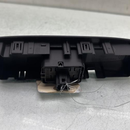 Interrupteur de leve vitre avant droit RENAULT MEGANE 4