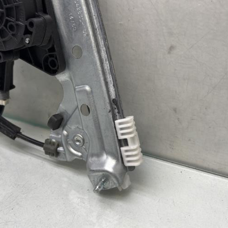 Leve vitre electrique avant droit RENAULT MEGANE 4 Photo n°7