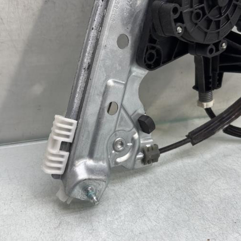 Leve vitre electrique avant gauche RENAULT MEGANE 4 Photo n°8