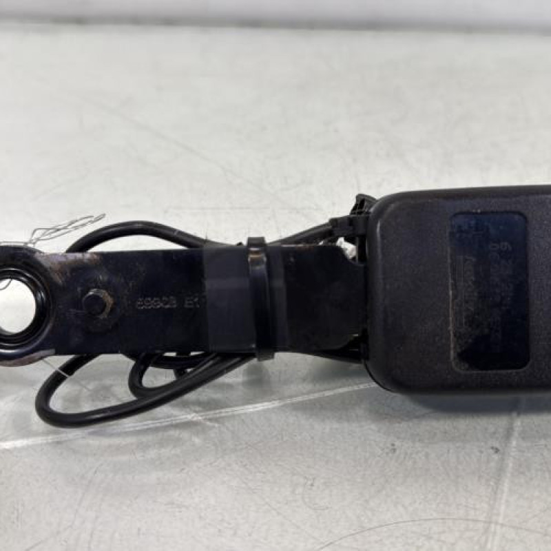Attache ceinture avant gauche PEUGEOT 206 Photo n°3