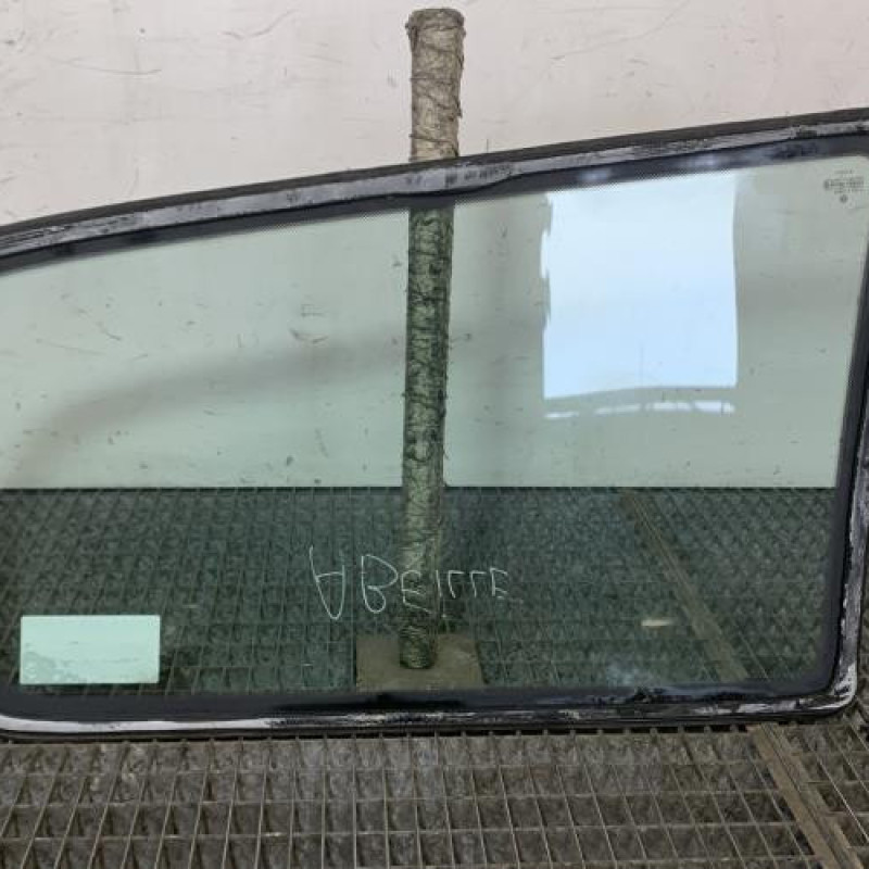 Custode arriere droit VOLKSWAGEN POLO 3 Photo n°4