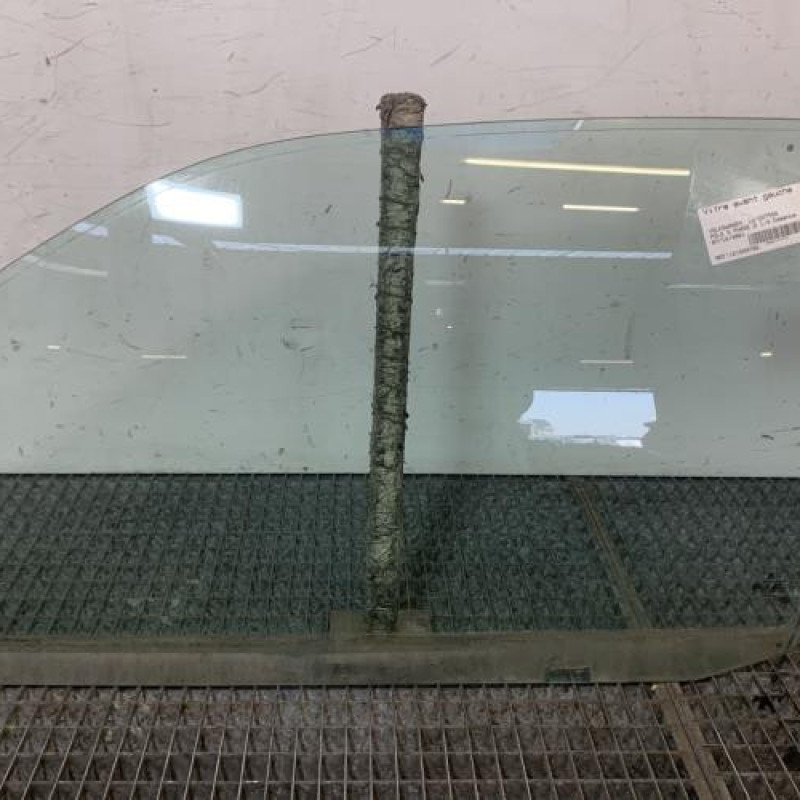 Vitre avant gauche VOLKSWAGEN POLO 3 Photo n°1