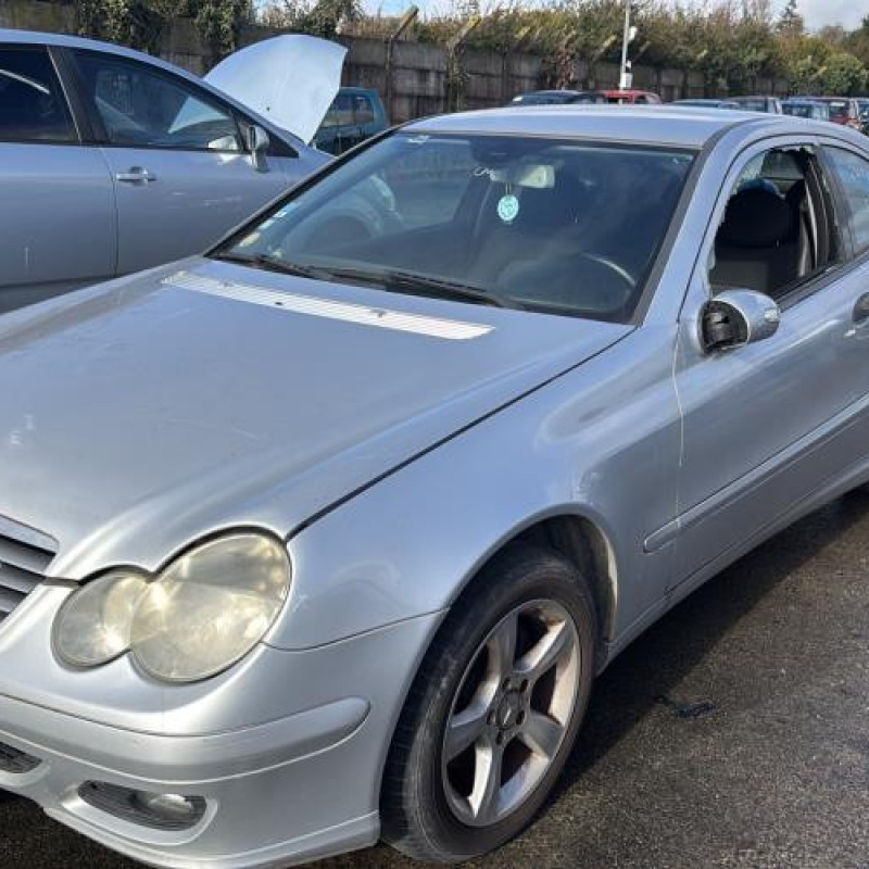 Pare choc avant MERCEDES CLASSE C 203 COUPE SPORT Photo n°8