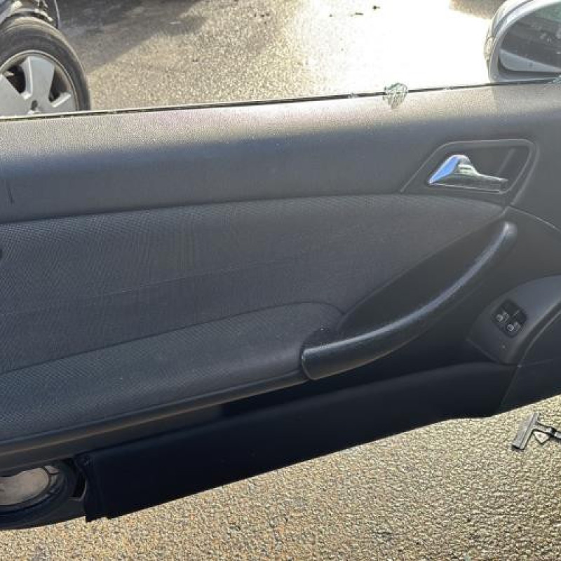 Pare choc avant MERCEDES CLASSE C 203 COUPE SPORT Photo n°18