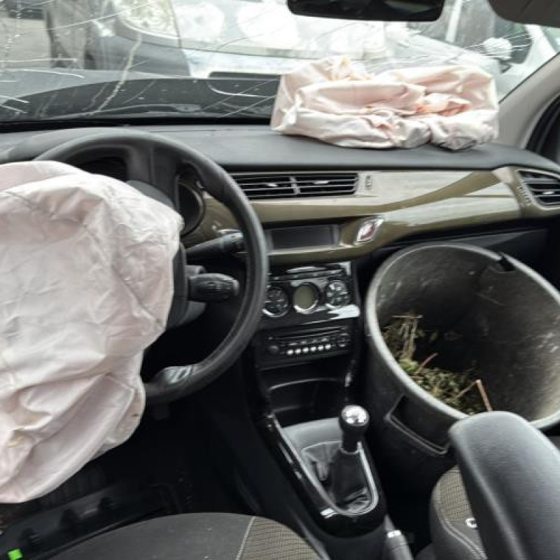 Bouton de warning CITROEN C3 2 Photo n°12