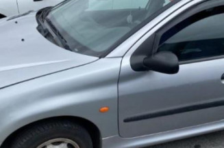 Vitre avant gauche PEUGEOT 206