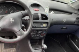 Vitre avant gauche PEUGEOT 206