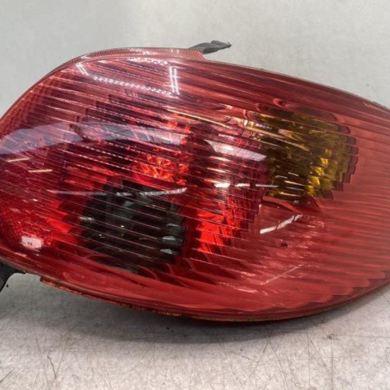 Feu arriere principal droit (feux) PEUGEOT 206 Photo n°1