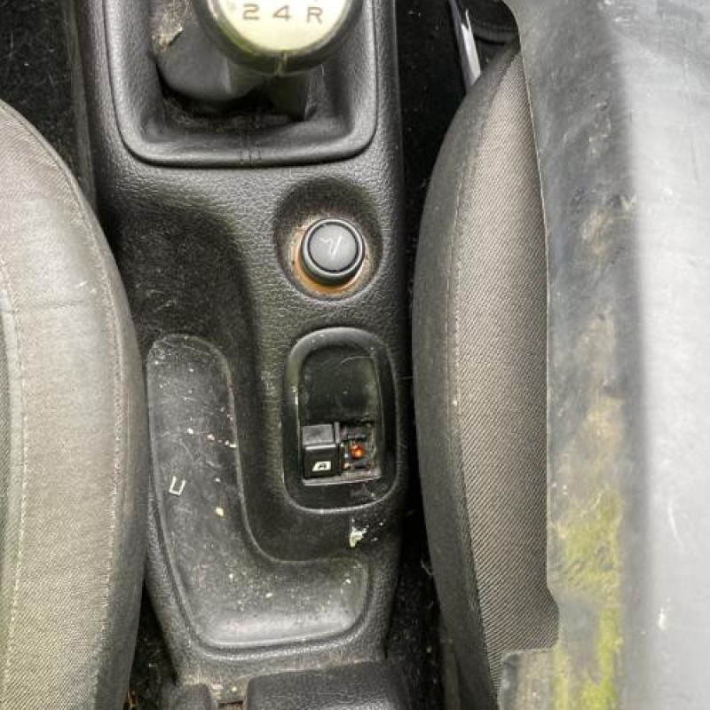 Pedale d'embrayage PEUGEOT 206 Photo n°19