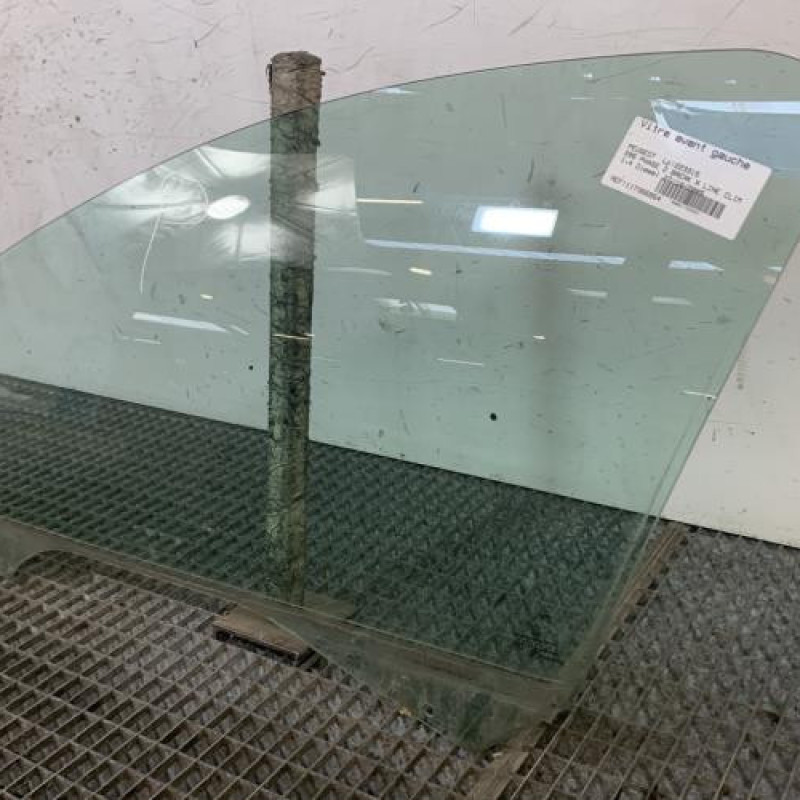 Vitre avant gauche PEUGEOT 206 Photo n°3