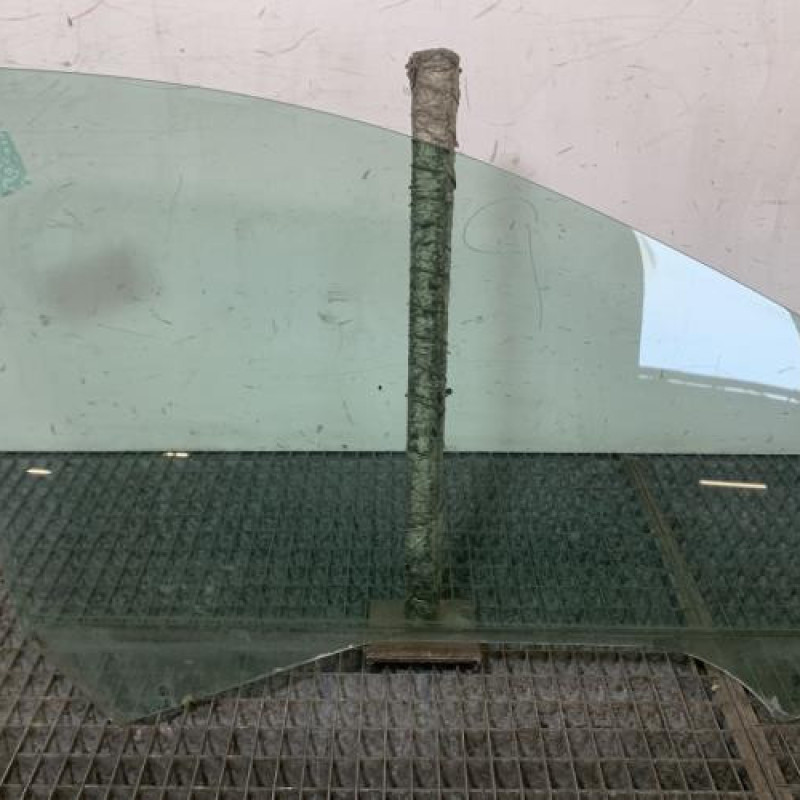 Vitre avant gauche PEUGEOT 206 Photo n°4