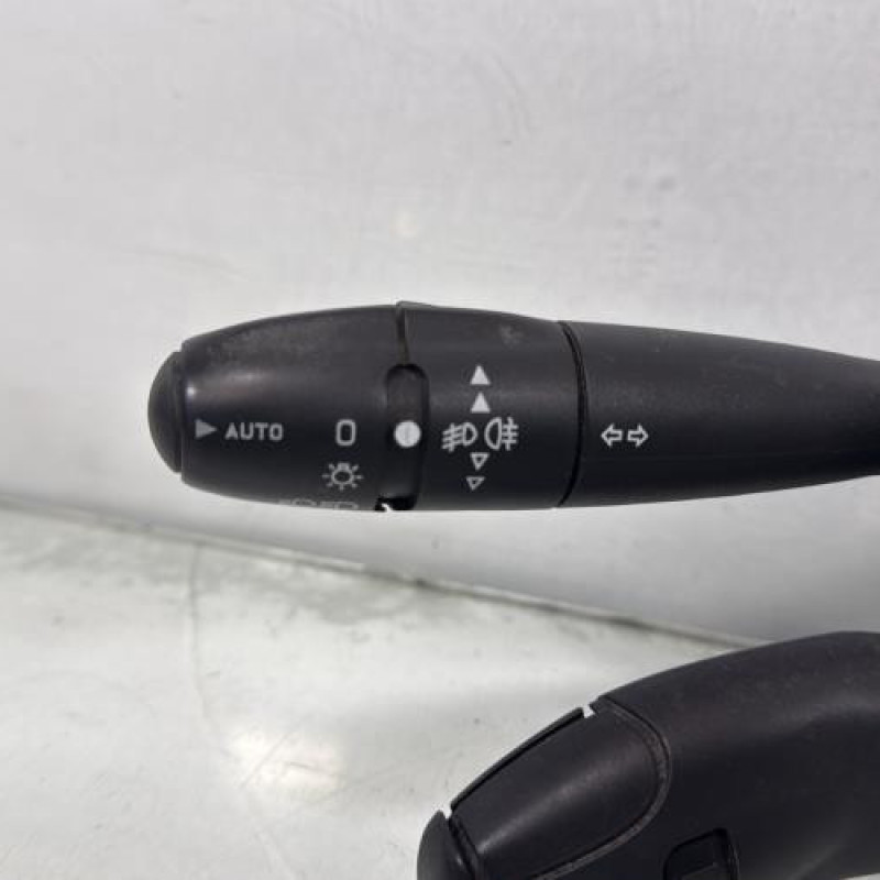 Com (Bloc Contacteur Tournant+Commodo Essuie Glace+Commodo Phare) PEUGEOT 307 Photo n°4