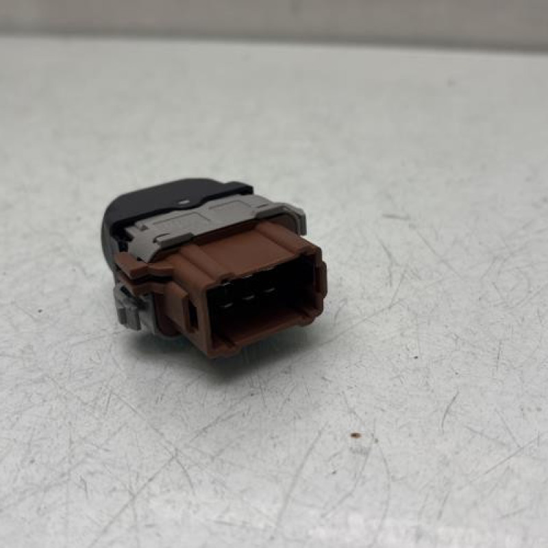 Interrupteur de leve vitre arriere gauche RENAULT VEL SATIS Photo n°2