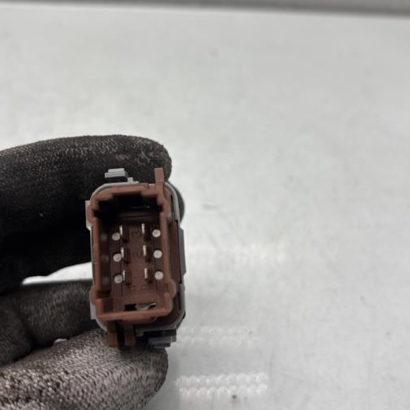 Interrupteur de leve vitre arriere gauche RENAULT VEL SATIS Photo n°3