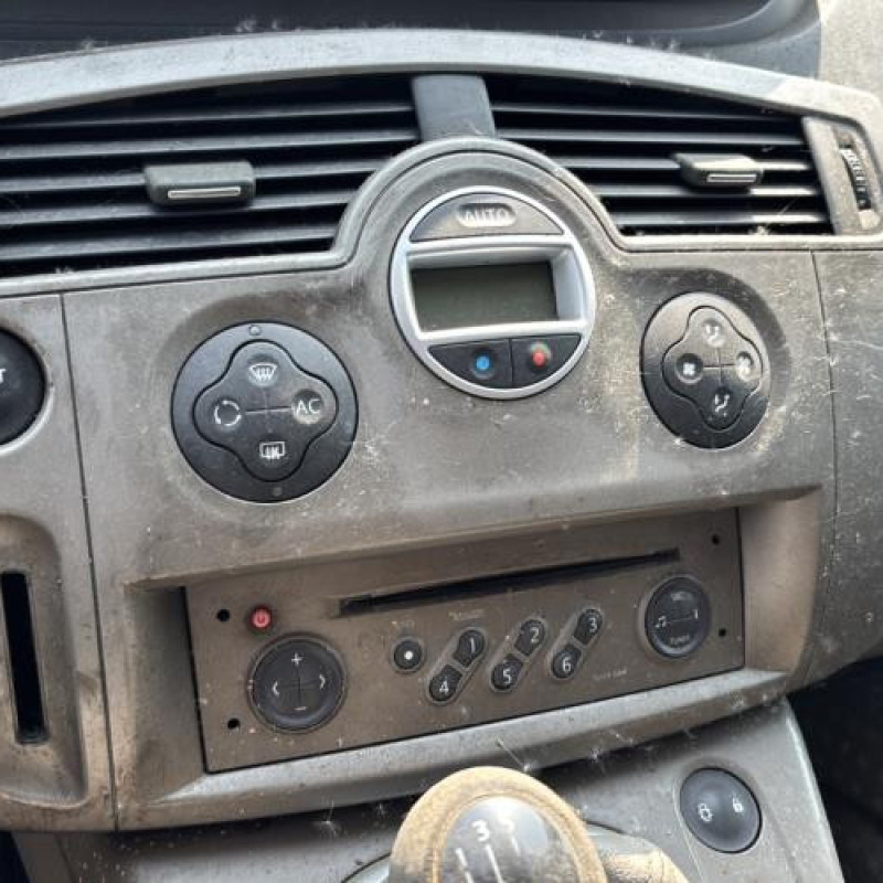 Pare choc arriere RENAULT SCENIC 2 Photo n°17