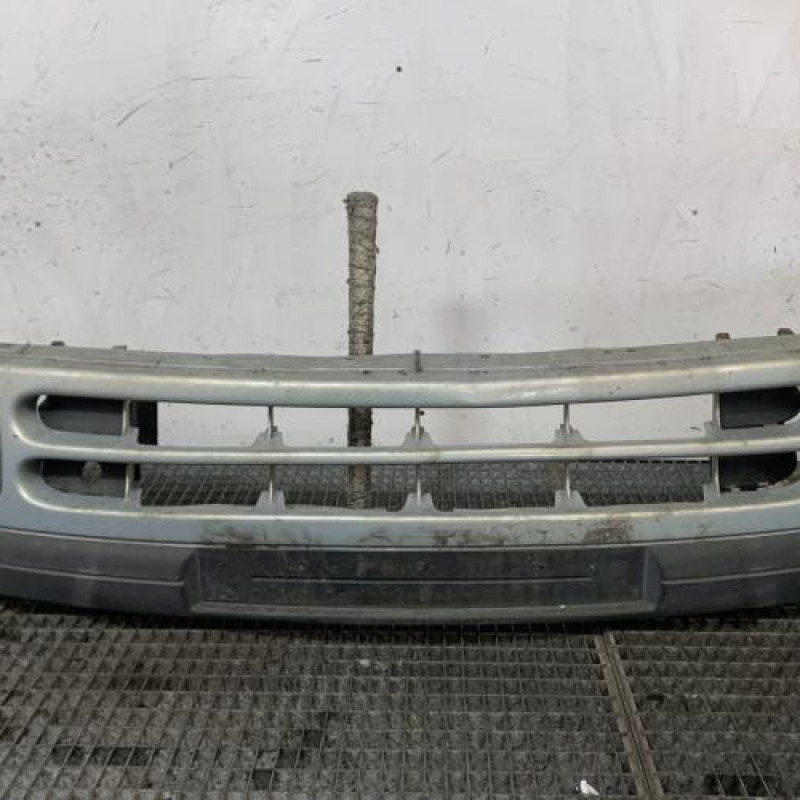 Pare choc avant RENAULT CLIO 2 Photo n°1