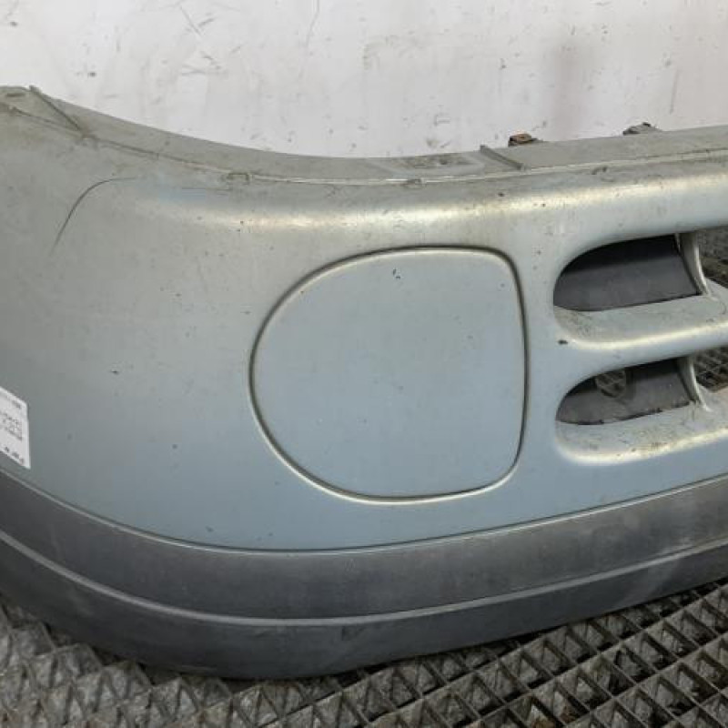 Pare choc avant RENAULT CLIO 2 Photo n°3