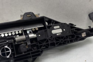 Poignee porte avant droit RENAULT CLIO 4