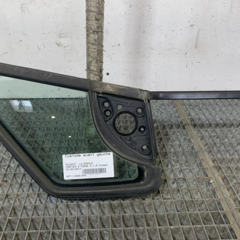 Custode avant gauche (porte) PEUGEOT PARTNER 2 Photo n°1