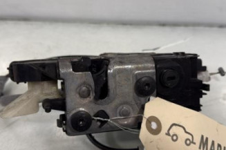 Serrure avant gauche PEUGEOT 208 1