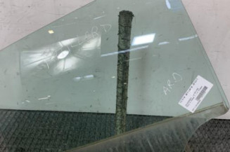 Vitre arriere droit VOLKSWAGEN POLO 4 Photo n°1