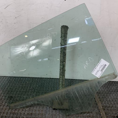 Vitre arriere droit VOLKSWAGEN POLO 4 Photo n°1