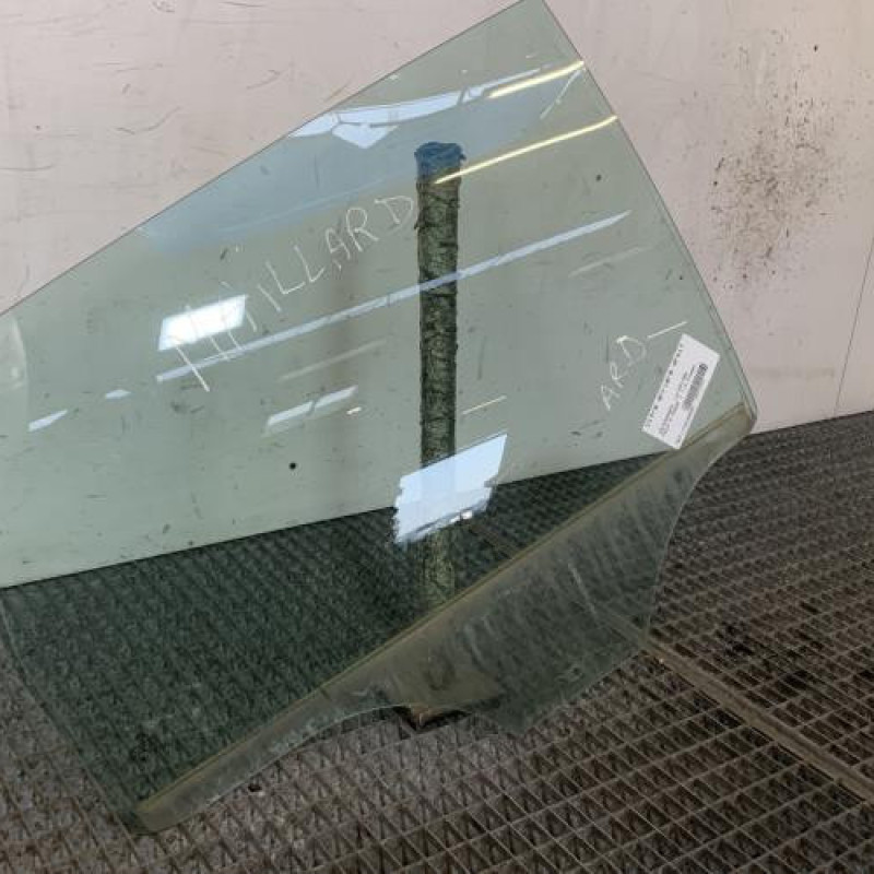 Vitre arriere droit VOLKSWAGEN POLO 4 Photo n°2