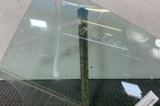 Vitre arriere gauche VOLKSWAGEN POLO 4 Photo n°1