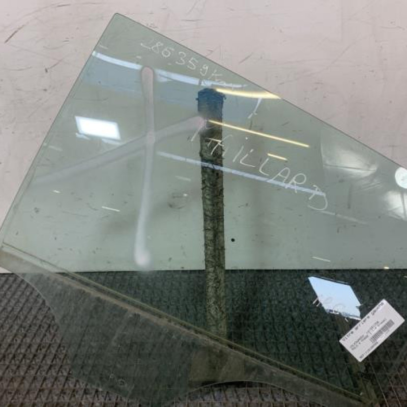 Vitre arriere gauche VOLKSWAGEN POLO 4 Photo n°1