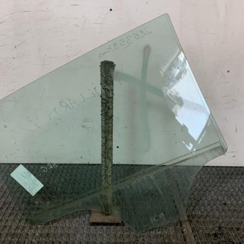 Vitre arriere gauche VOLKSWAGEN POLO 4 Photo n°4