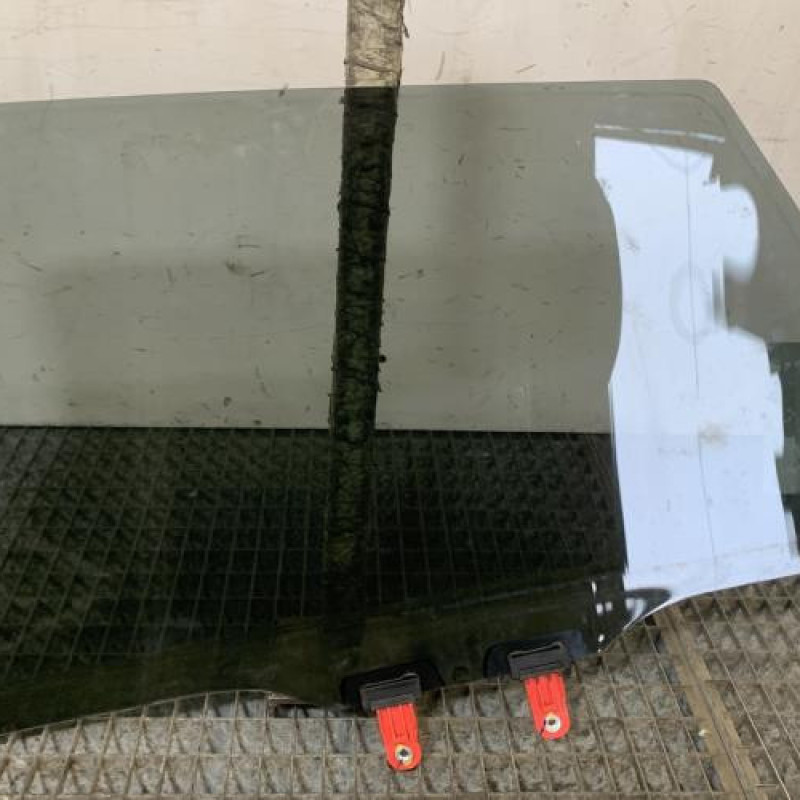 Vitre arriere droit SUZUKI BALENO 2 Photo n°4