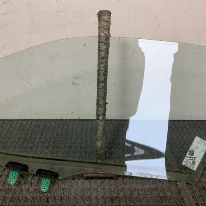 Vitre avant droit SUZUKI BALENO 2 Photo n°4