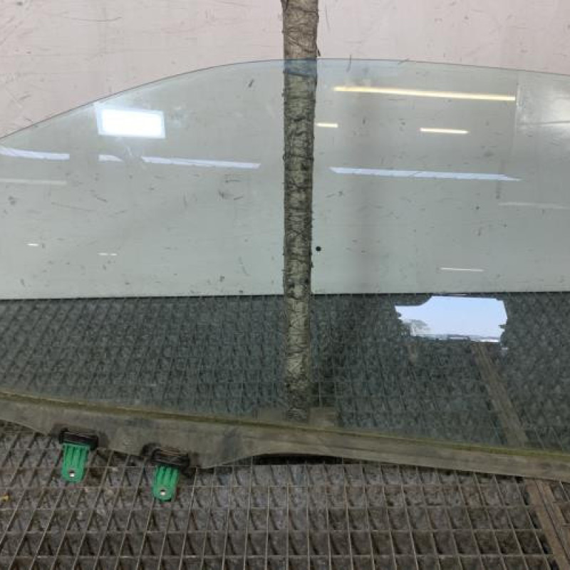 Vitre avant gauche SUZUKI BALENO 2 Photo n°1