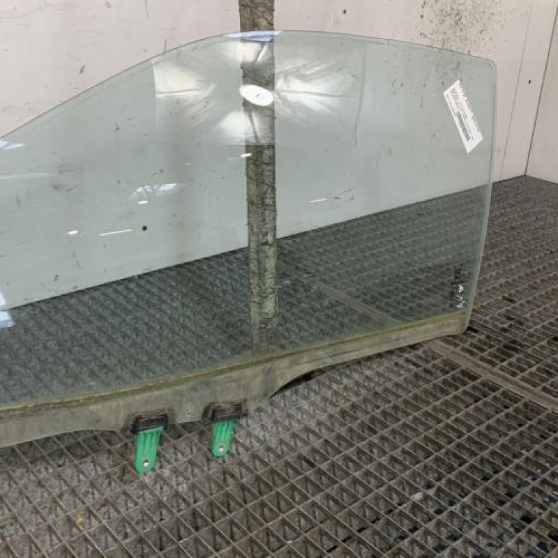 Vitre avant gauche SUZUKI BALENO 2 Photo n°2