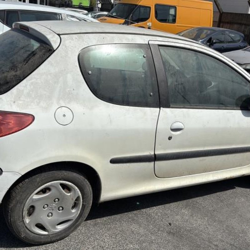 Pare choc arriere PEUGEOT 206 Photo n°11