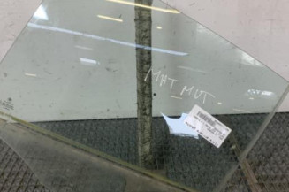 Vitre arriere gauche BMW SERIE 1 E87 Photo n°1