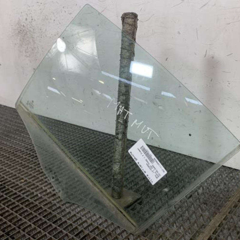 Vitre arriere gauche BMW SERIE 1 E87 Photo n°3