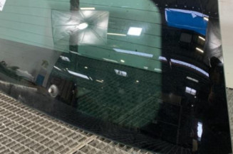 Lunette arriere PEUGEOT 207