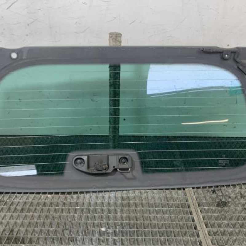 Lunette arriere PEUGEOT 207 Photo n°4