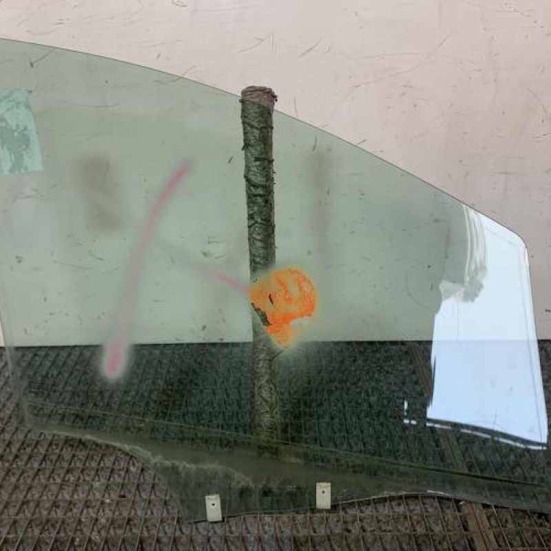 Vitre avant gauche PEUGEOT 207 Photo n°4