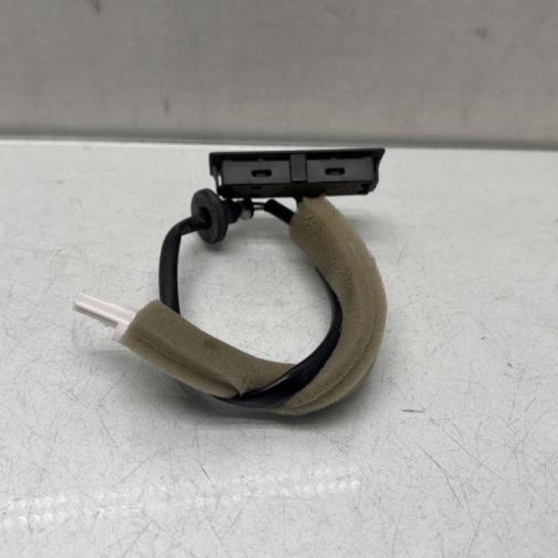 Bouton de coffre NISSAN MICRA 5 Photo n°2